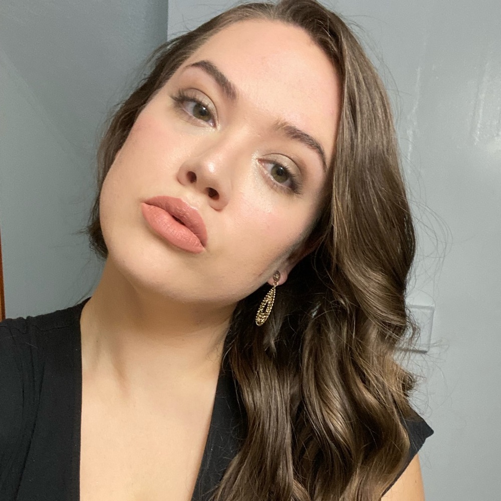 Meet your Posher, Carissa